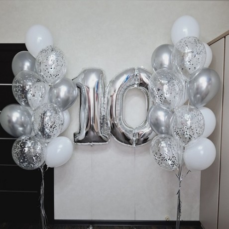 Композиция из шаров на 10 лет
